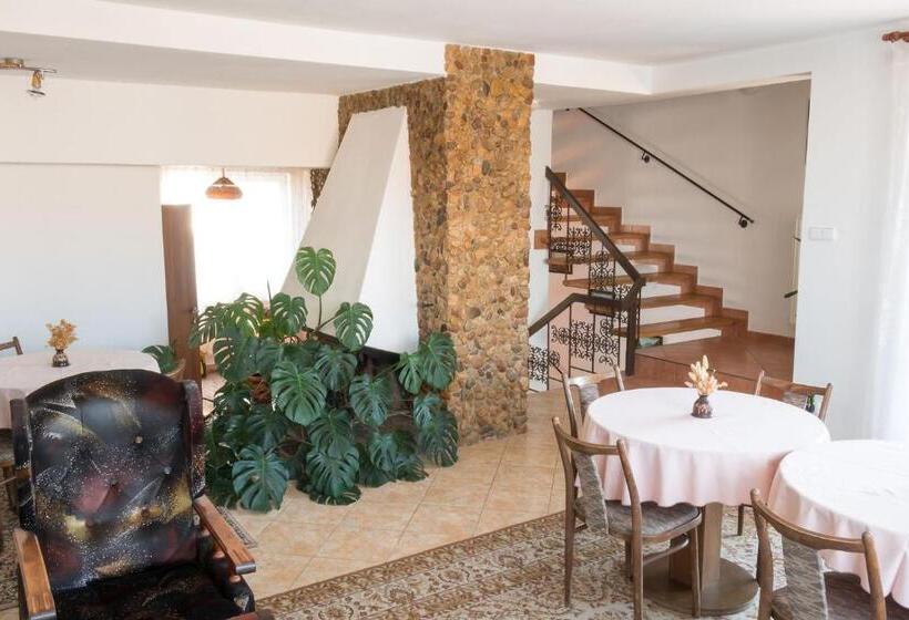 Szálloda Alton Garni