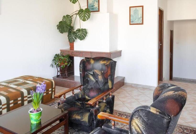 Szálloda Alton Garni