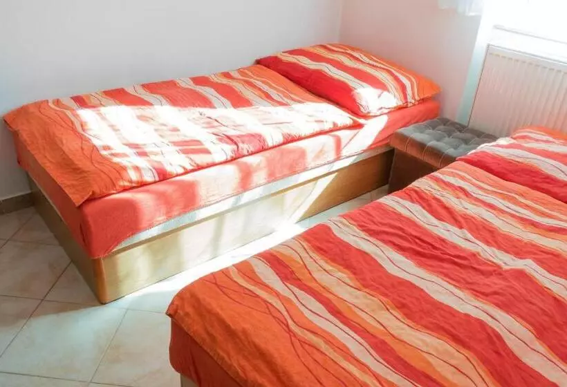 Hotelli Alton Garni