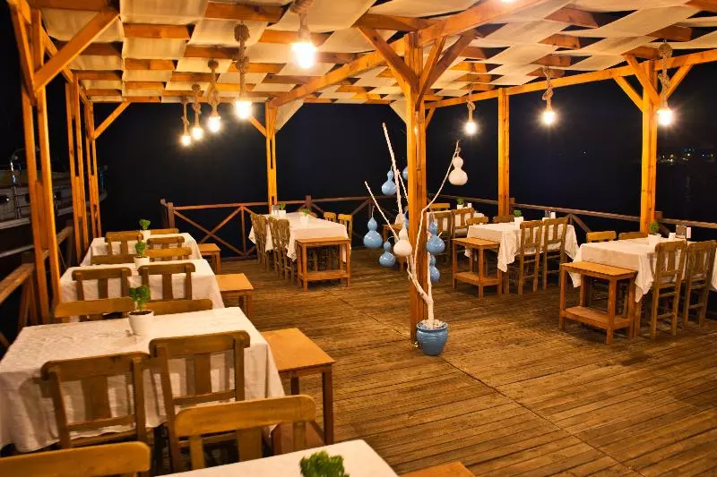 Hotelli Defne Lorina