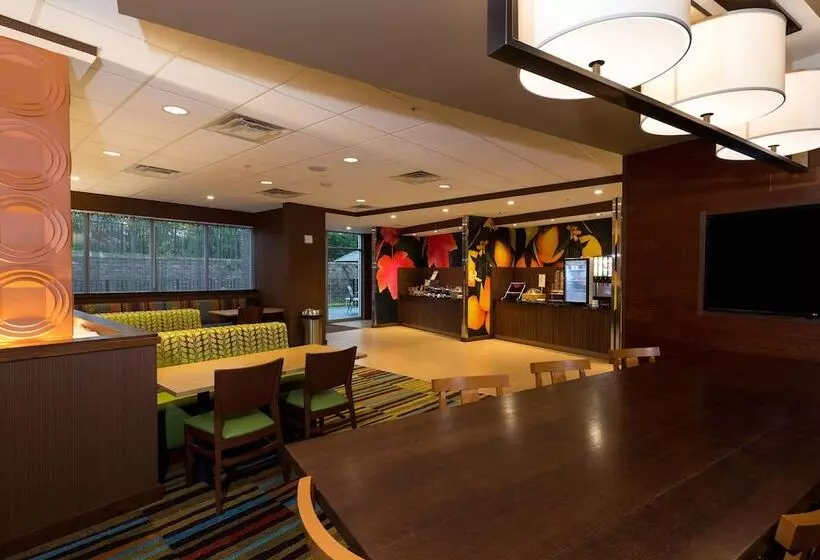 ホテル Fairfield Inn & Suites By Marriott Detroit Chesterfield
