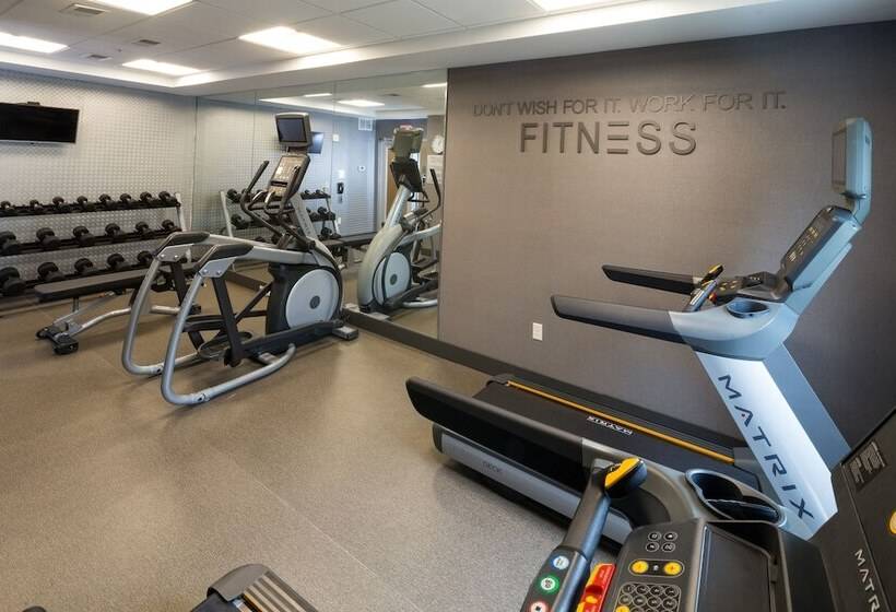 فندق Fairfield Inn & Suites By Marriott Detroit Chesterfield