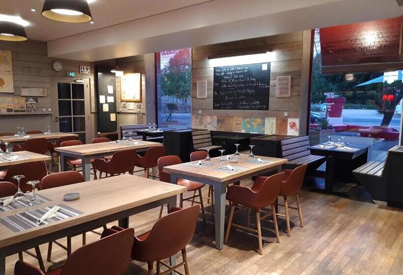 ホテル Logis Hôtels Auberge Du Château