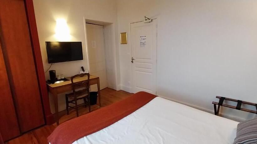 ホテル Logis Hôtels Auberge Du Château