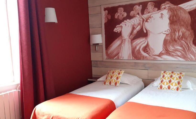 ホテル Logis Hôtels Auberge Du Château