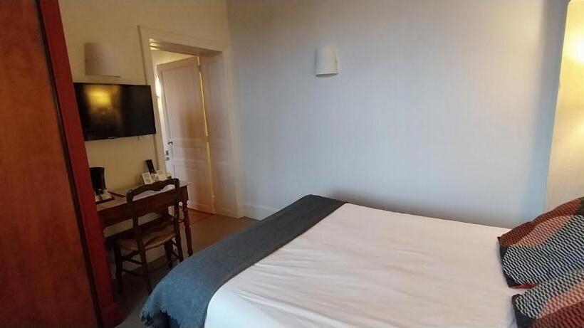 ホテル Logis Hôtels Auberge Du Château