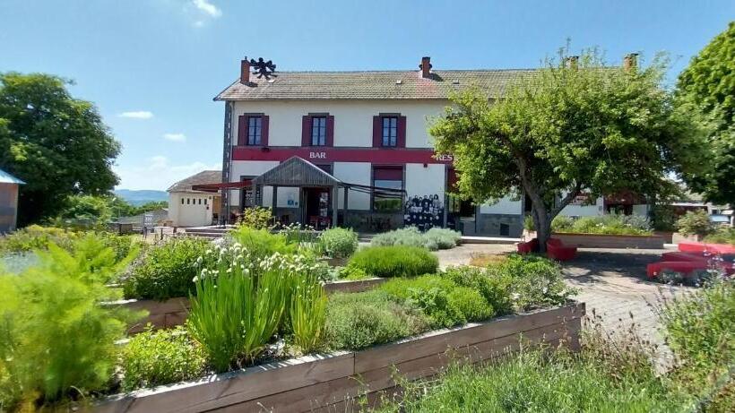 ホテル Logis Hôtels Auberge Du Château