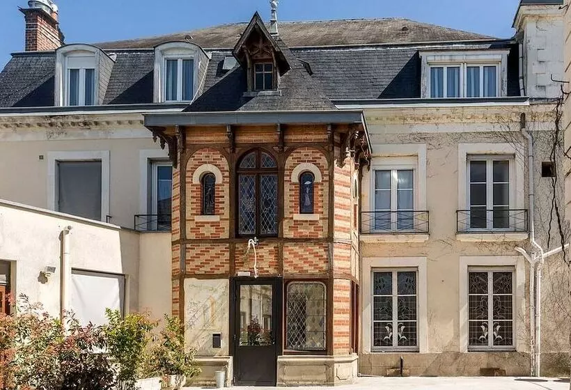 Hotelli Logis Le Grand