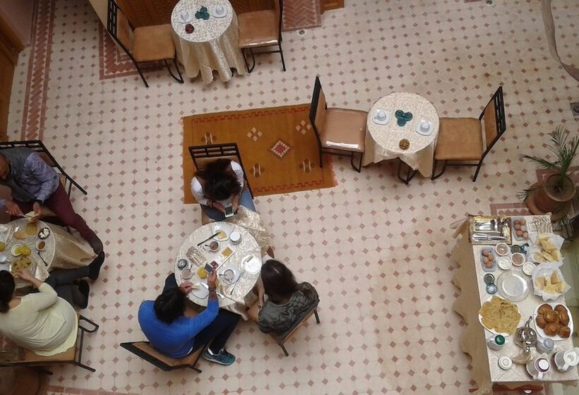 هتل Riad Jenan Adam