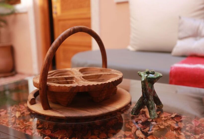 هتل Riad Jenan Adam