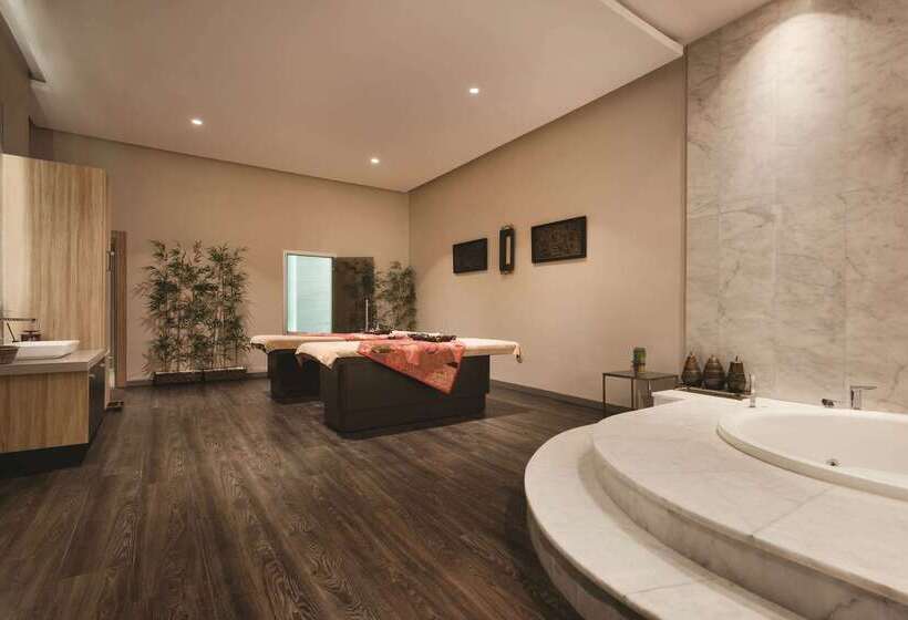 ホテル Tryp By Wyndham Istanbul Basın Ekspres