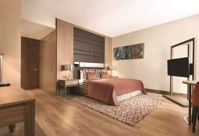 ホテル Tryp By Wyndham Istanbul Basın Ekspres