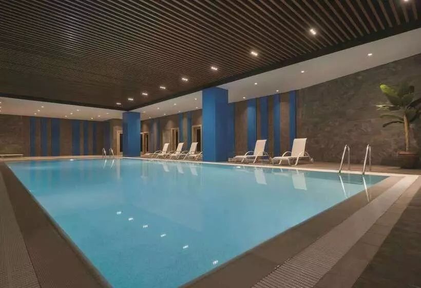 ホテル Tryp By Wyndham Istanbul Basın Ekspres