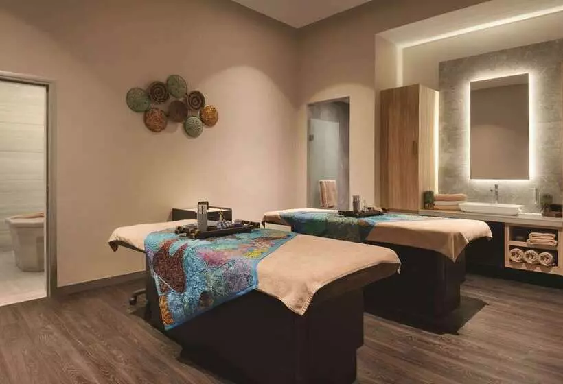 ホテル Tryp By Wyndham Istanbul Basın Ekspres