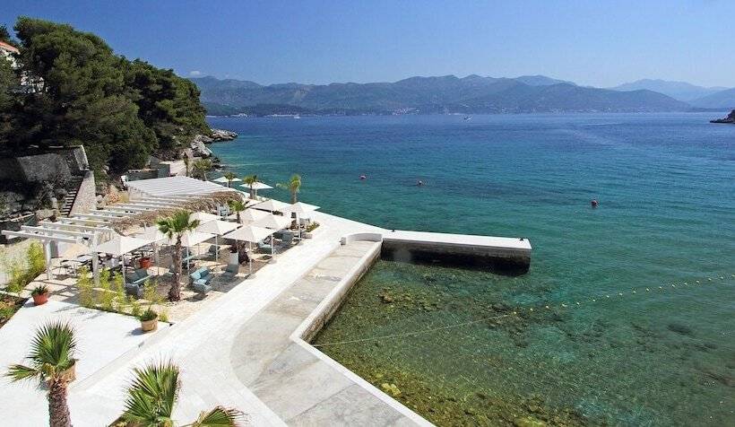 Kalamota Beach House