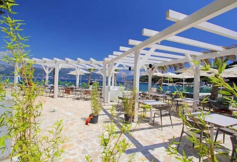 Kalamota Beach House