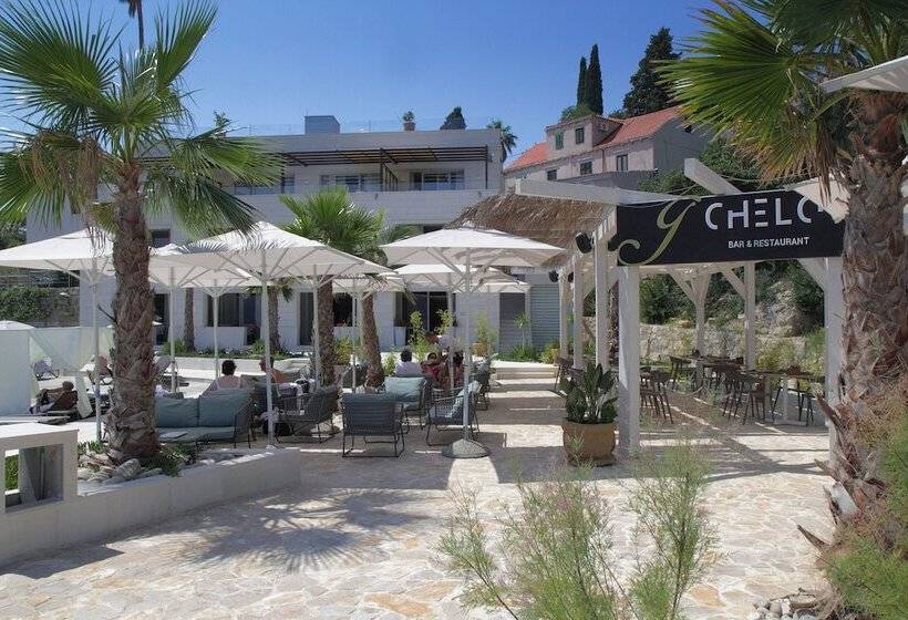 Kalamota Beach House