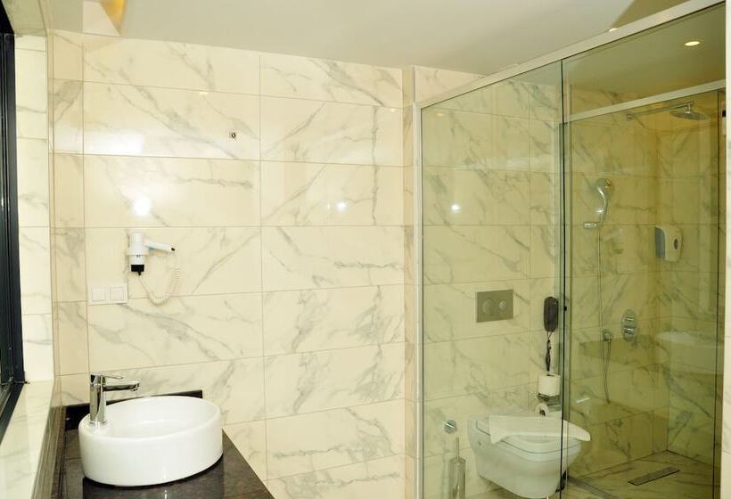 Sey Beach Hotel &spa