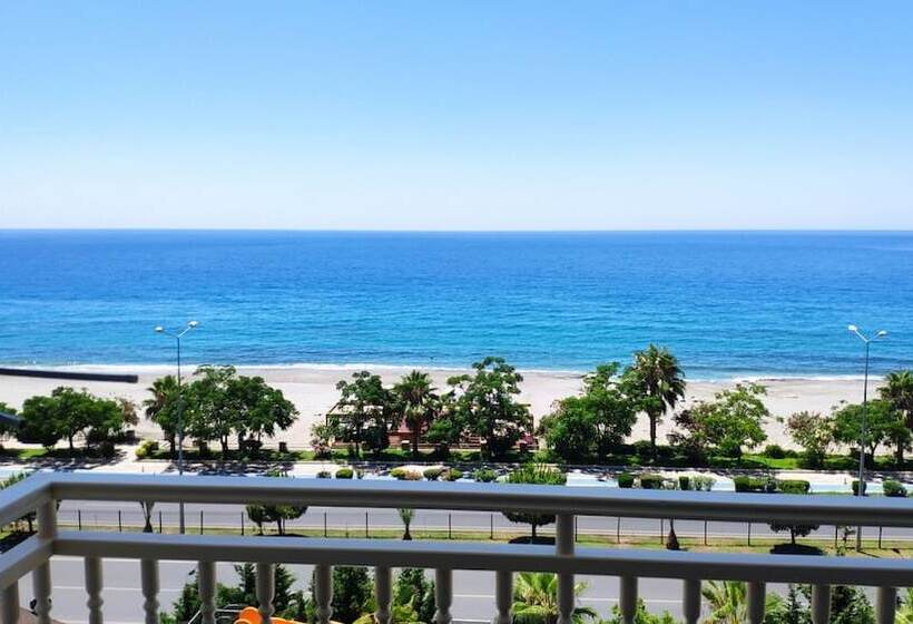 Sey Beach Hotel &spa