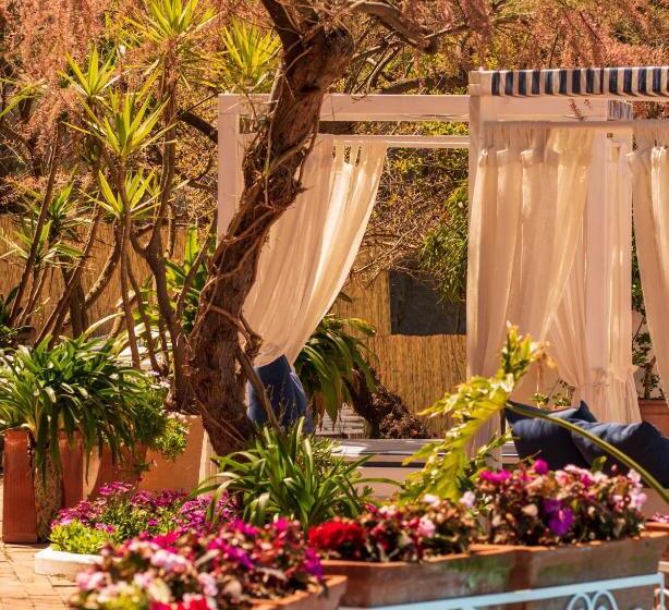 호텔 Approdo Resort Thalasso Spa