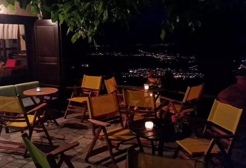 Hotelli Archontiko Pantou