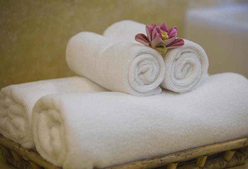 ホテル Asarita Angkor Resort & Spa