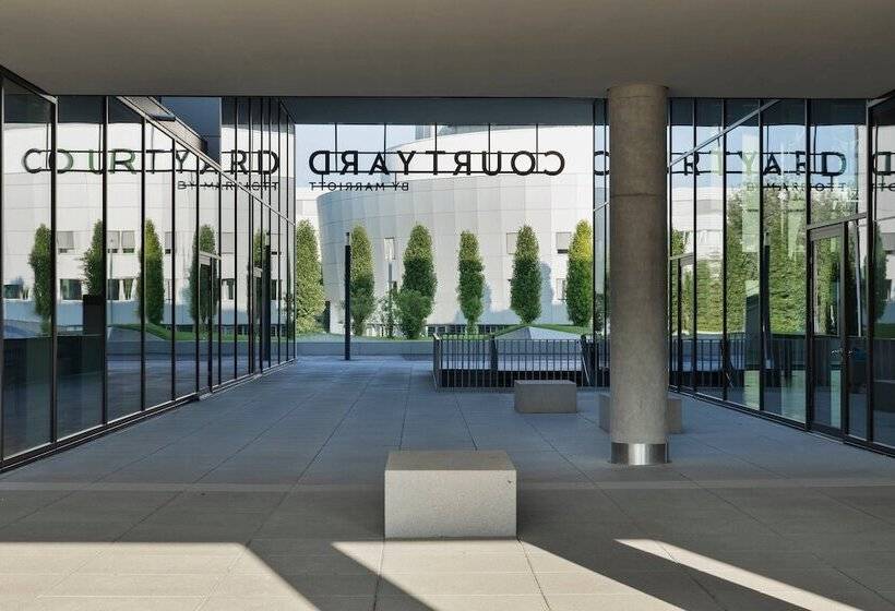 Отель Courtyard By Marriott Munich Garching