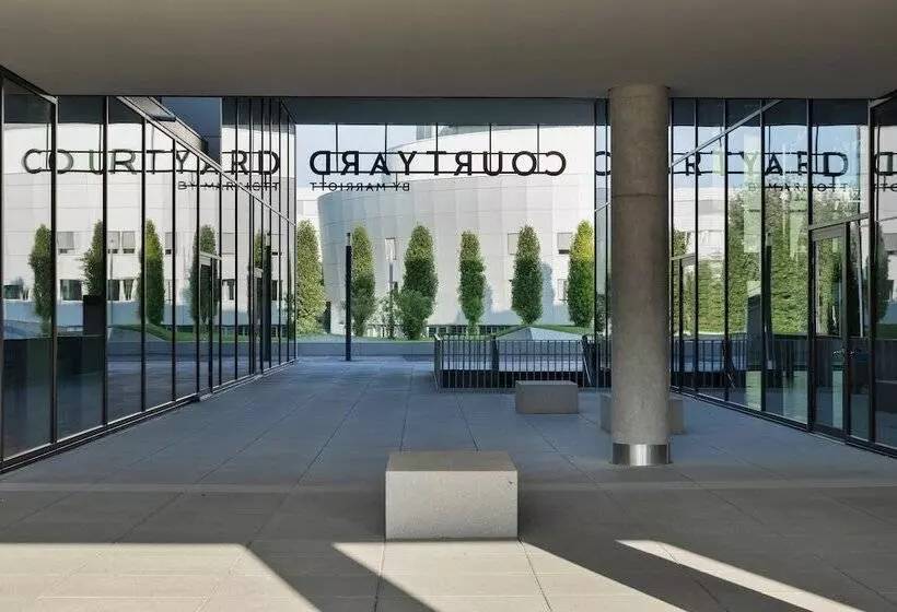 هتل Courtyard By Marriott Munich Garching