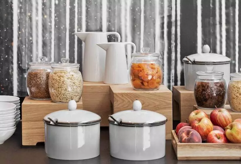 هتل Courtyard By Marriott Munich Garching