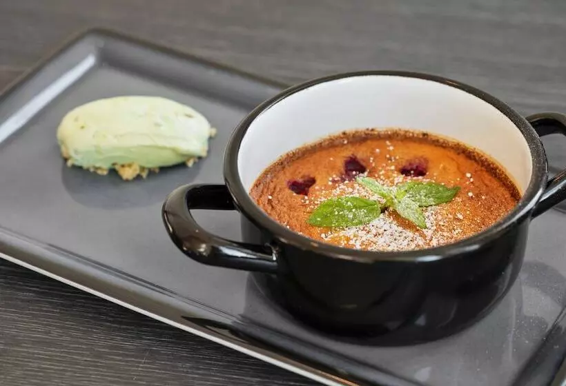 هتل Courtyard By Marriott Munich Garching