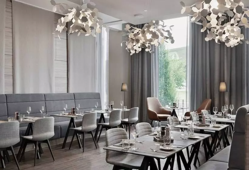 هتل Courtyard By Marriott Munich Garching