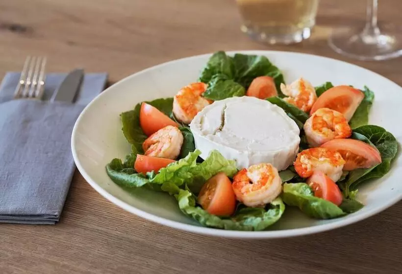 هتل Courtyard By Marriott Munich Garching