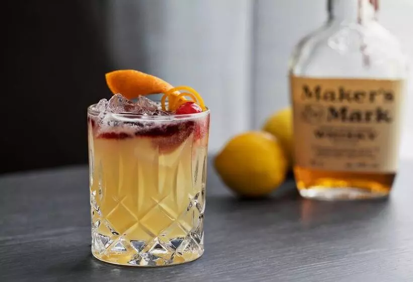 هتل Courtyard By Marriott Munich Garching