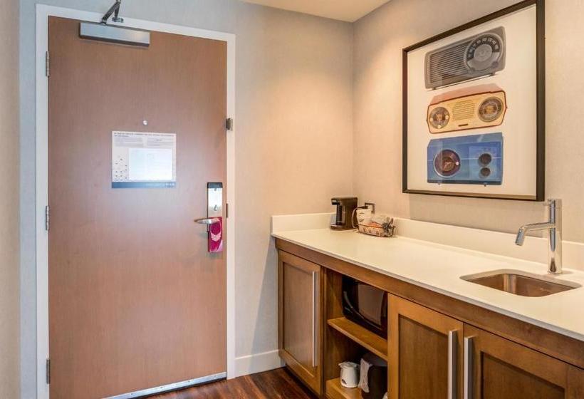 호텔 Hampton Inn & Suites Boston/waltham