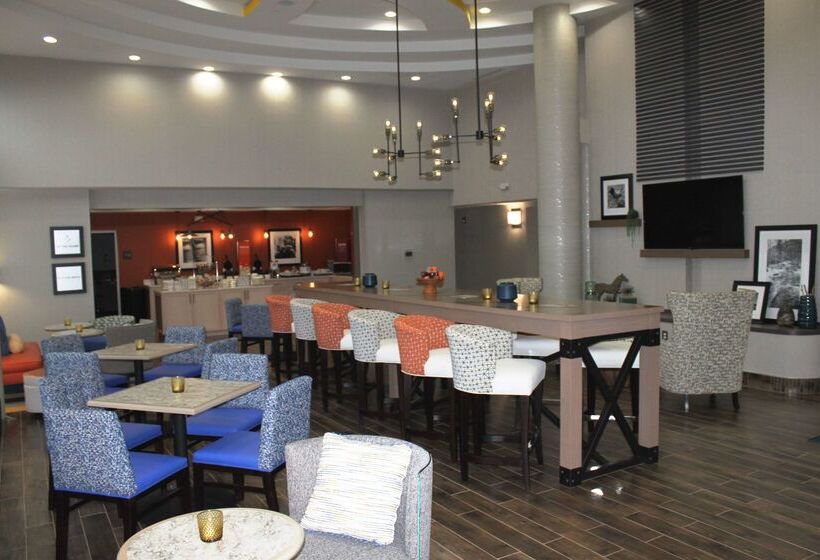 בית מלון כפרי Hampton Inn By Hilton Forsyth