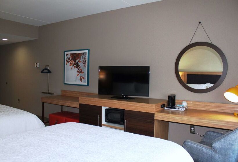 בית מלון כפרי Hampton Inn By Hilton Forsyth