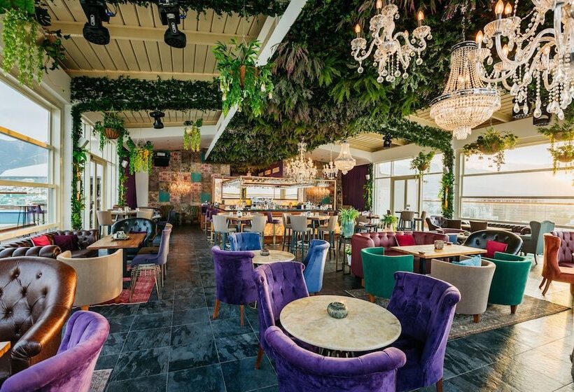 Lords Palace Hotel Spa Casino