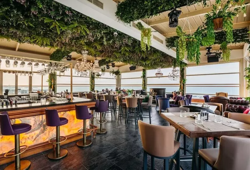 Lords Palace Hotel Spa Casino