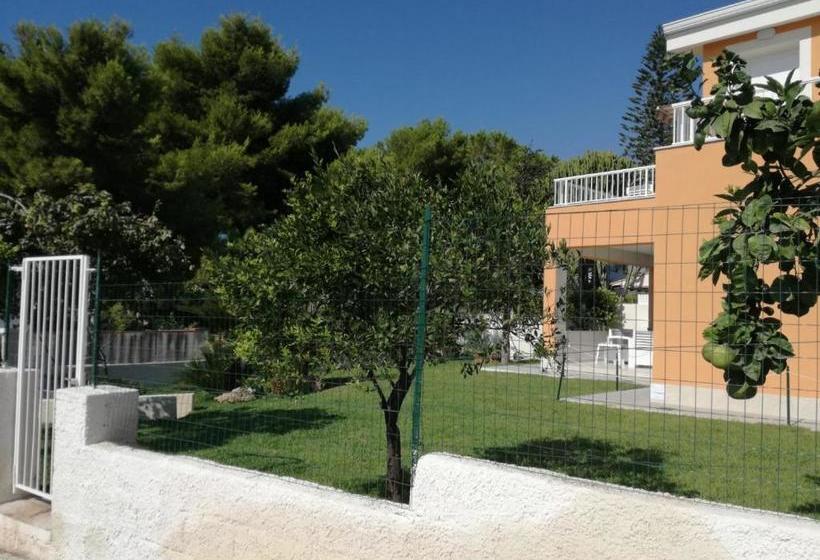 בית מלון כפרי Small Luxury Apartments Pool And Sea View   Stella Del Mare