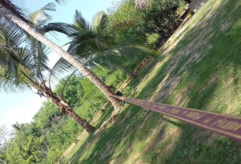 Отель Salt Lake Cabanas & Restaurant