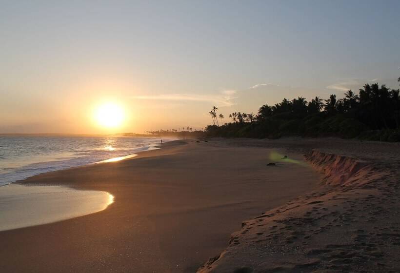Отель Salt Lake Cabanas & Restaurant