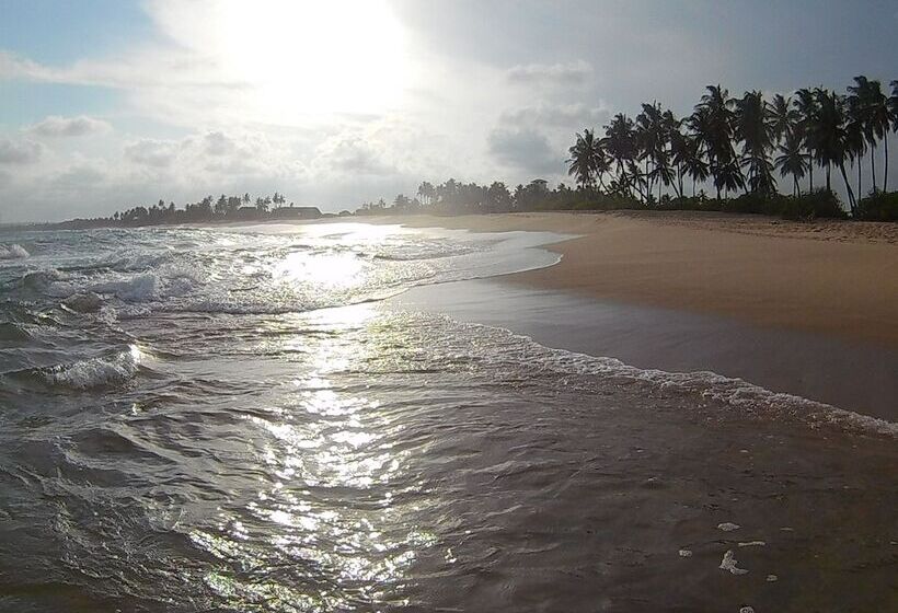 Отель Salt Lake Cabanas & Restaurant