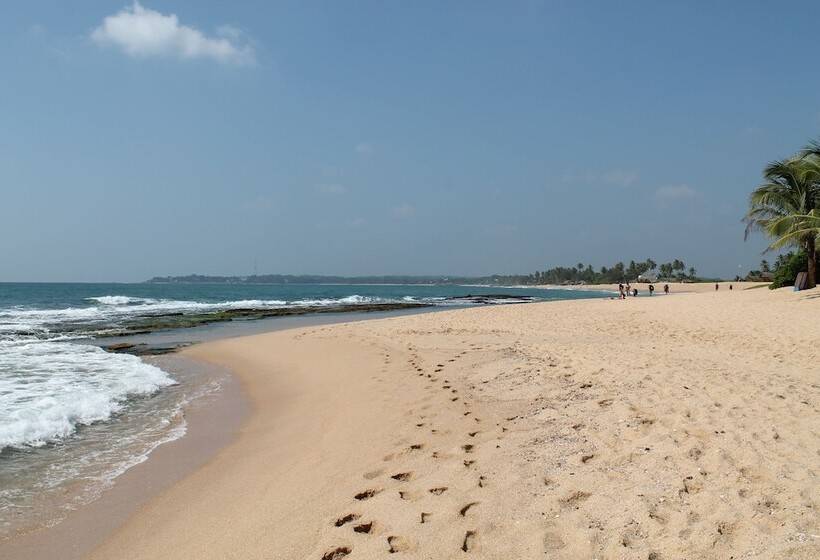 Отель Salt Lake Cabanas & Restaurant