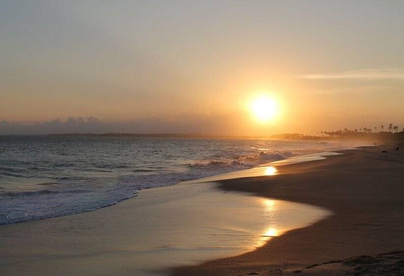 Отель Salt Lake Cabanas & Restaurant