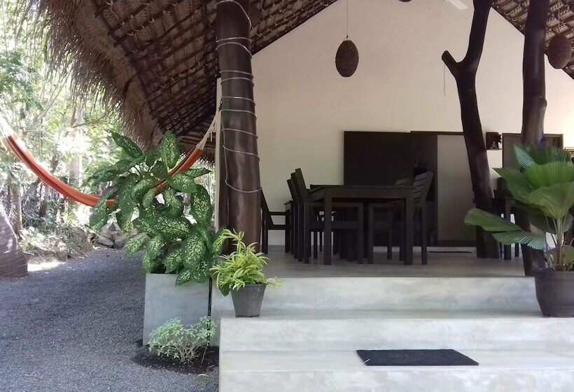 Отель Salt Lake Cabanas & Restaurant