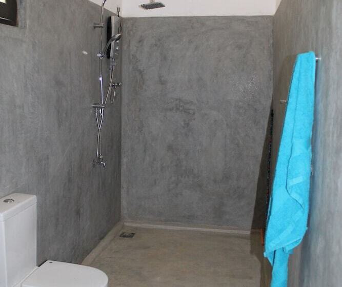 Отель Salt Lake Cabanas & Restaurant