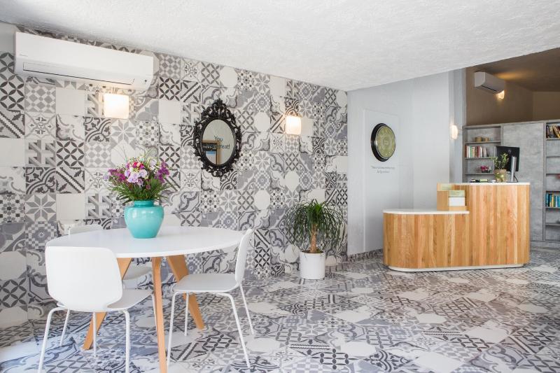 Sundance Apartments & Suites