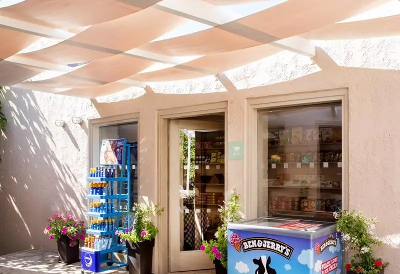 Sundance Apartments & Suites