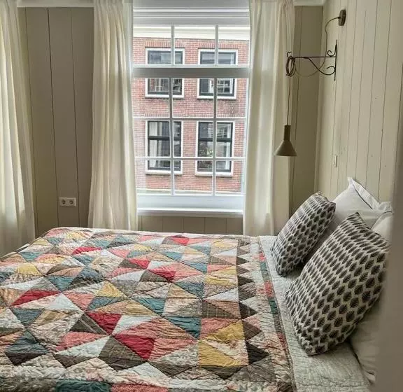 تختخواب و صبحانه Dahli S Sleep Boutique