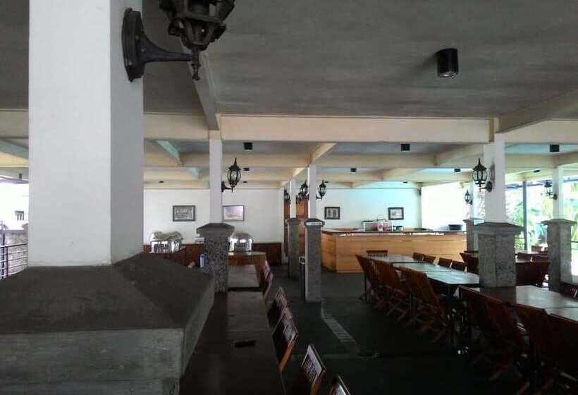 בית מלון כפרי Augusta Lembang